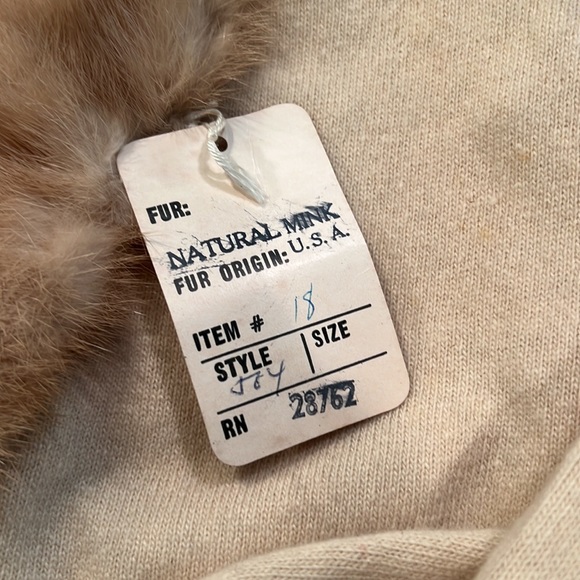 Vintage Hadley Cashmere Sweater with detachable Mink Fur - Picture 2 of 8